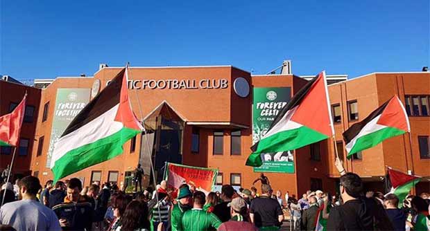 بالصور: جماهير سيلتيك الأسكتلندي ترفع العلم الفلسطيني أمام فريق هبوعيل \"الإسرائيلي\"